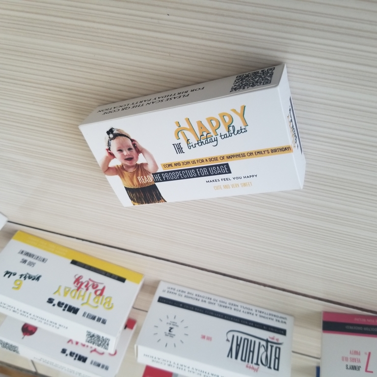 Happy Birthday Tablets Wphoto ilaç kutusu davetiyesi